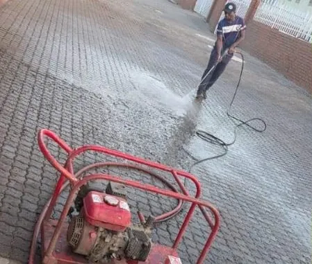 Paving high-pressure clean by Clean Up Crew in Middelburg
